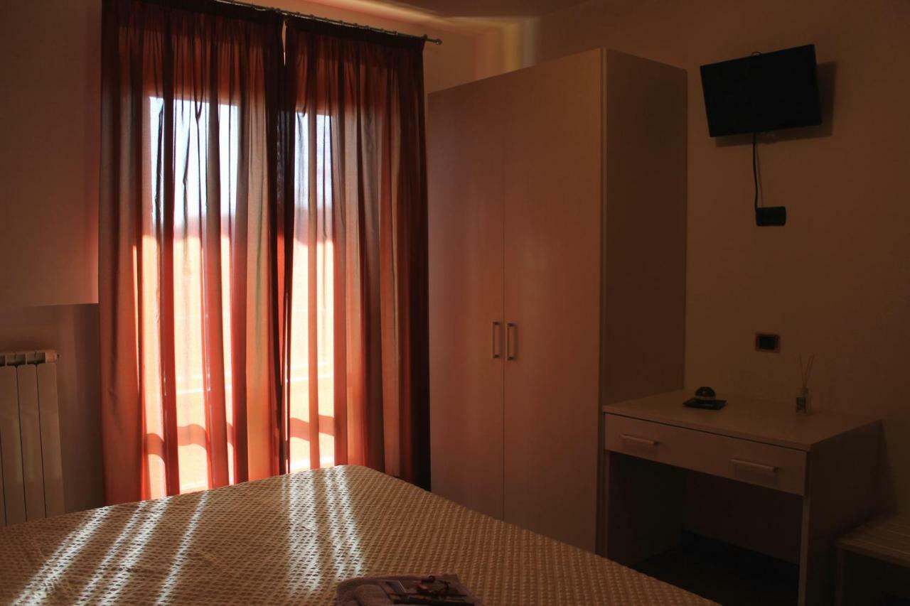 Il Mandorlo B&B Civitanova Alta Eksteriør billede